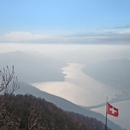 La Mansarda Di Eros E Tiziana Apartment Lanzo D'intelvi Luaran gambar