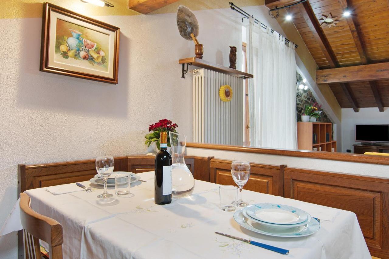 La Mansarda Di Eros E Tiziana Apartment Lanzo D'intelvi Luaran gambar
