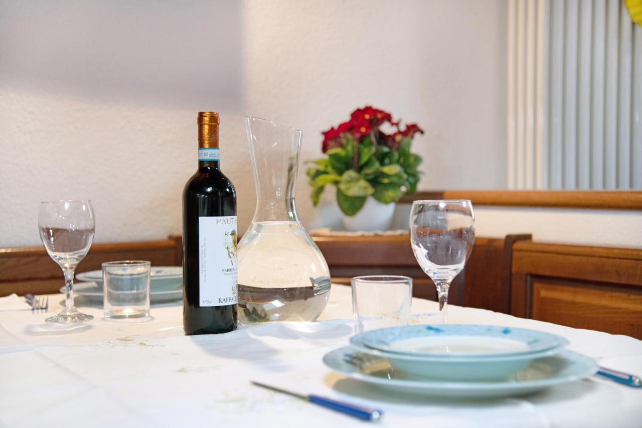 La Mansarda Di Eros E Tiziana Apartment Lanzo D'intelvi Luaran gambar