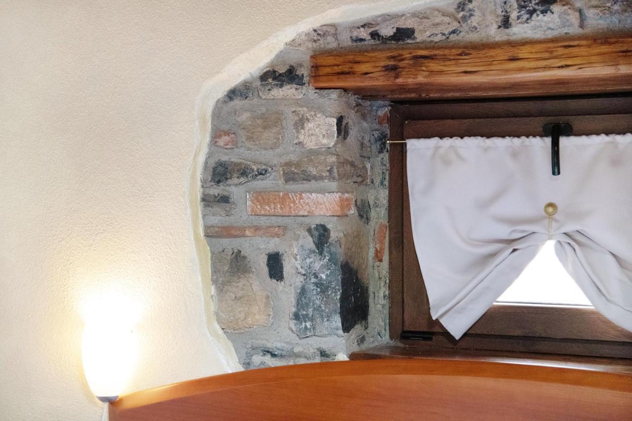 La Mansarda Di Eros E Tiziana Apartment Lanzo D'intelvi Luaran gambar